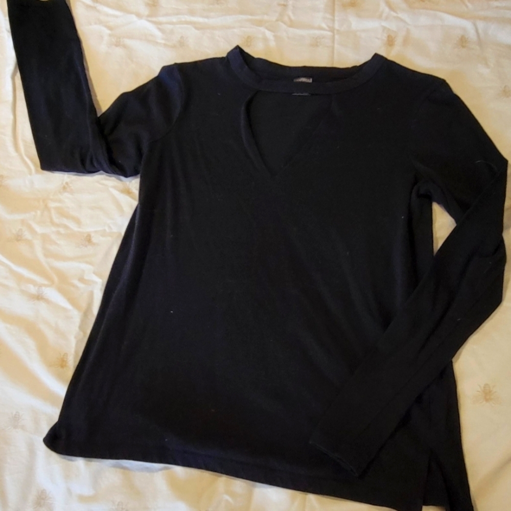 Women's Empyre long sleeved shirt.